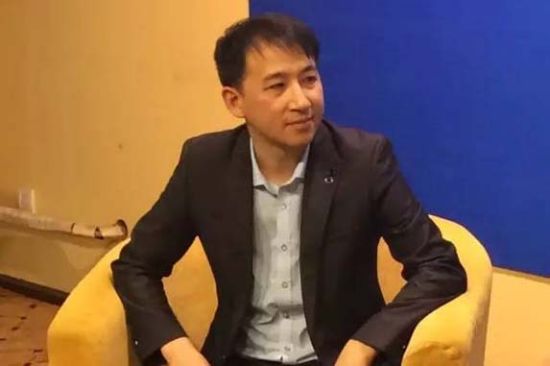 嘉宾:上海来啊信息科技有限公司总经理、新浪微博区域专家团成员刘刚 杨建国对话刘刚:直播的未来是与实体经济结合