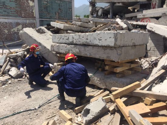 灾后现场救援模拟 中国地震局启动第二届防震减灾公益设计大赛