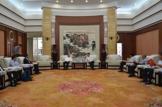 老杨会客厅举行绿色招商新乡专场 《老杨会客厅》用绿色招商服务市县新型城镇化