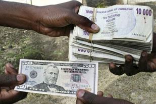 津巴布韦通货膨胀率迅速上涨,货币急剧贬值.