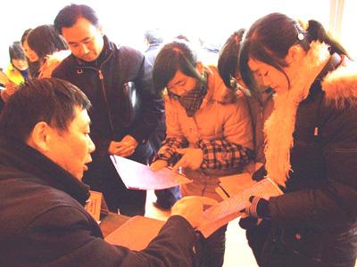 灵璧县隆重举行劳务对接暨就业信息发布会_滚