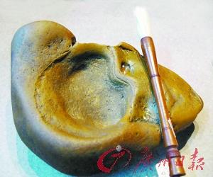 石头收藏爱好者发现酷似仙人拇迹的奇石(图)