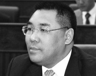 揭秘澳门准特首崔世安_财富人物职场