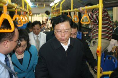 张德江副总理参观苏州金龙海格客车_产经动态