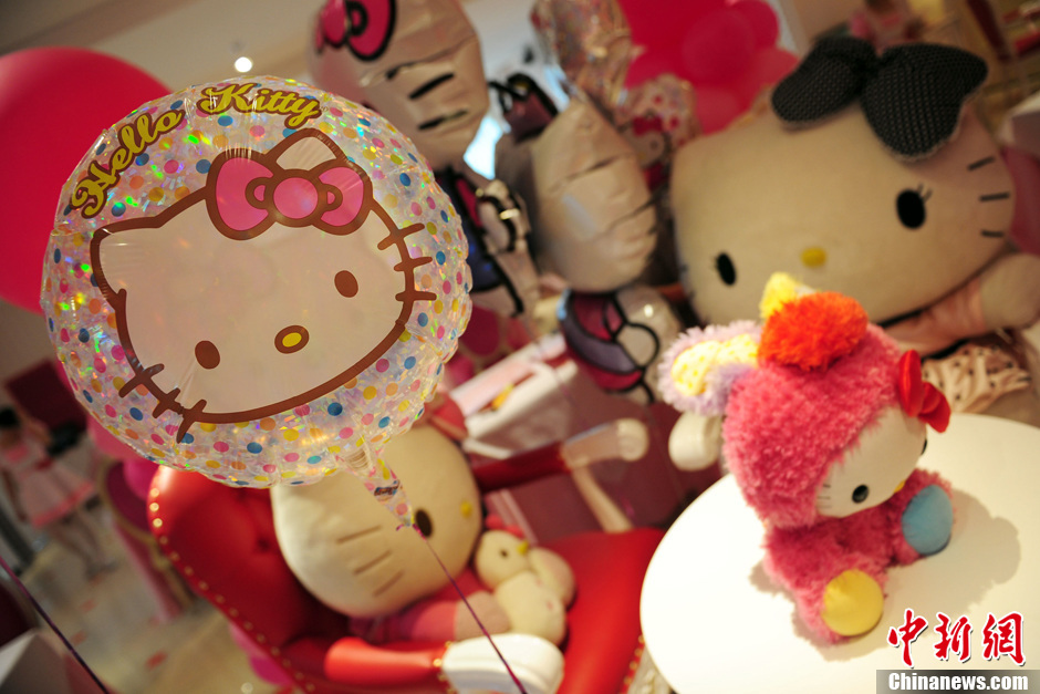 Hello Kitty主题餐厅落户京城 感受魔幻粉色魅力