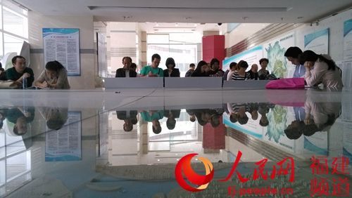 厦门第七批保障房性商品房销售“暴涨”超六成。图为选房现场。詹托荣摄