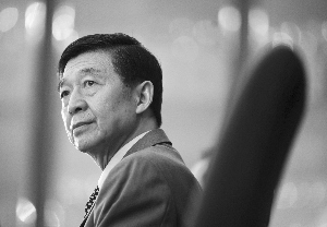 南京拟请外交家吴建民担任形象代言人引发热议
