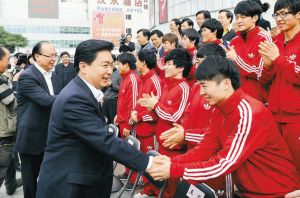 王荣:以阳光心态面对人生 以感恩情怀融入社会