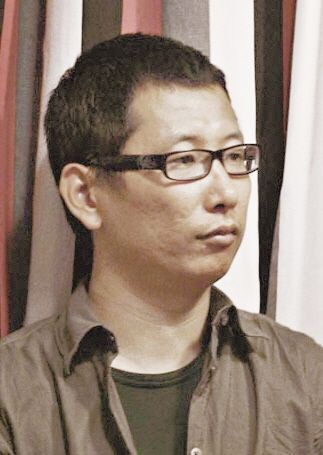 摄影师2年拍40多处政府大楼 称规模与贫富无关