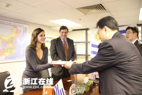 杭州市长代表870万市民感谢“西湖女侠”玛利亚