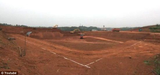 湖南:15天建成30层酒店 称可抗9级地震(组图)