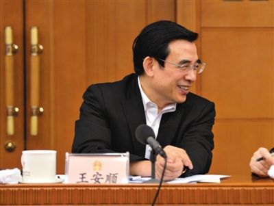 昨日,北京会议中心,全国人大代表、北京市市长王安顺参加北京团小组审议。新京报记者 薛珺 摄 北京市长王安顺:京津冀协同发展北京不当老大哥