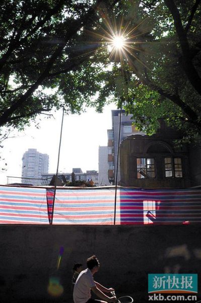金陵台和妙高台两幢民国历史建筑已成废墟。图为当时拆除现场。(资料图) 广州国有历史建筑可出让出租 破坏最高罚50万