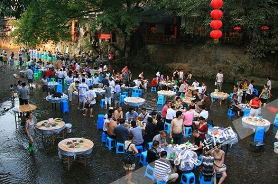 北碚区偏岩河滩消夏节 炎炎夏日何处觅清凉? 快收下重庆这95条避暑休闲线路
