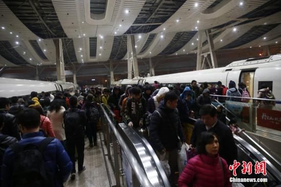 资料图 中新社记者 张浩 摄 京沪高铁沿线环境整治 166处安全隐患问题全部解决