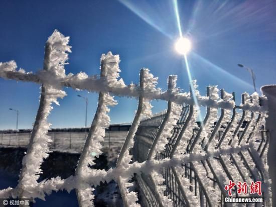 雪后的内蒙古呼伦贝尔地区的晴好天气,塞外北疆银装素裹,美轮美奂,美如仙境。 呼伦贝尔迎“冬游大考”:一路向北 寻找最美的冬天