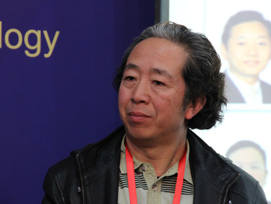 北大软件与微电子学院副教授王伟