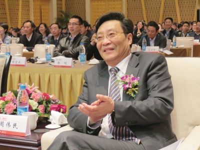 上海现代服务业联合会副会长,发展研究院院长周伟民