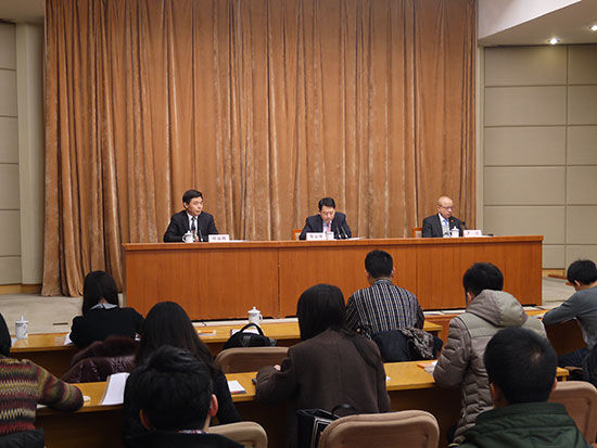 2014年2月18日，“中国发展高层论坛2014年会”新闻发布会在京举行。（来源：新浪财经）