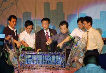 华育国际启动高中生成才援助计划并向灾区捐款