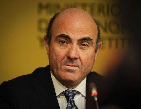 西班牙财长:希腊或需第三轮救助,规模为300-5