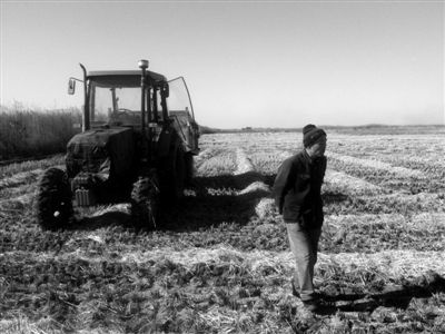 10��18�գ�60����Ծ���������䡣�Ծ�����������Ӹ�����80�๫��ء� A20—A21����Ӱ �������� ��ΰ