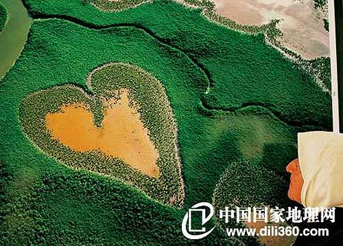 最无意的自然之美 地球的别有用“心”(组图)
