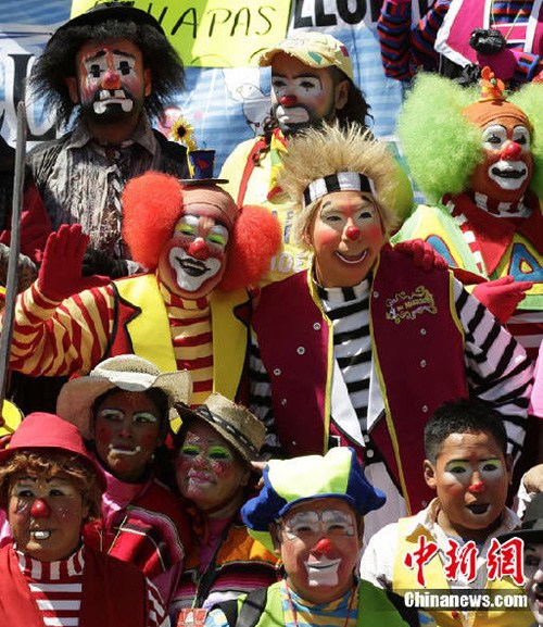 全球小丑云集墨西哥(组图)