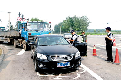 [图文]北京加强对外来进京车辆的安检工作