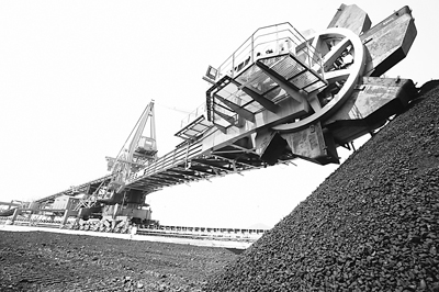 舟山煤炭港口吞吐量同比大增_滚动新闻