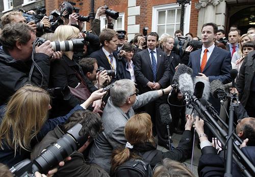 Ӣ�����̸��æ���񵳳ɡ������ġ�