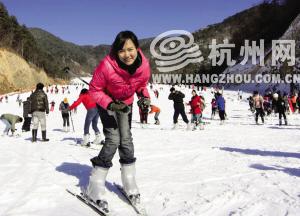 大明山滑雪场今天正式开放 2月底前享受八折优