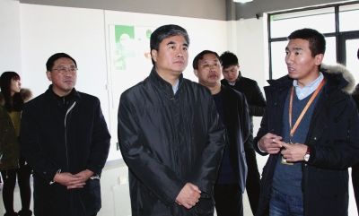 白城市长安桂武在通榆县农村淘宝项目县城运营中心调研.