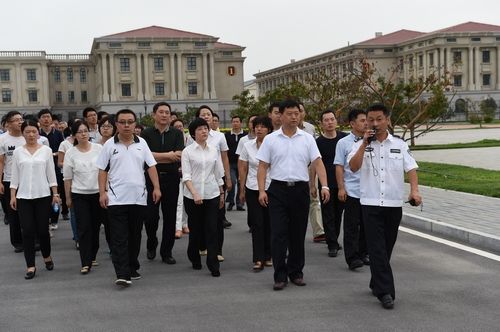 天津一中院赴长泰、河西监狱开展警示教育活动