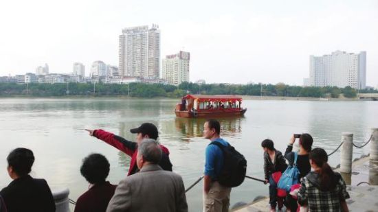 春日暖阳民歌湖景色秀美 南宁市民畅游“水城”