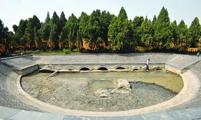 江苏:大旱致明祖陵重现 官方就地保护不发掘