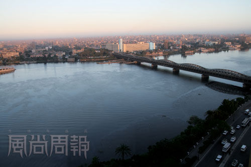尼罗河边上,喝口咖啡谈下政治(组图)