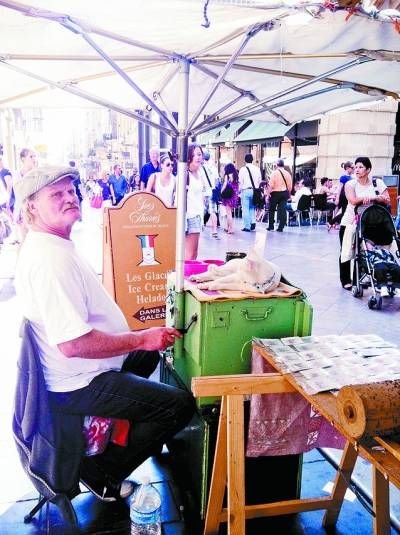 法国波尔多:圣凯瑟琳街上小幸福(组图)