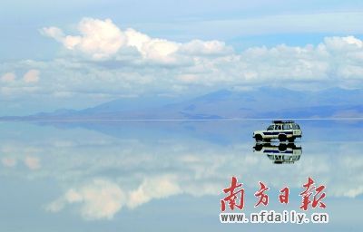 在玻利维亚西南部,有一个世外桃源般的白色盐沼。 乌尤尼盐沼:照进天堂的美色(组图)