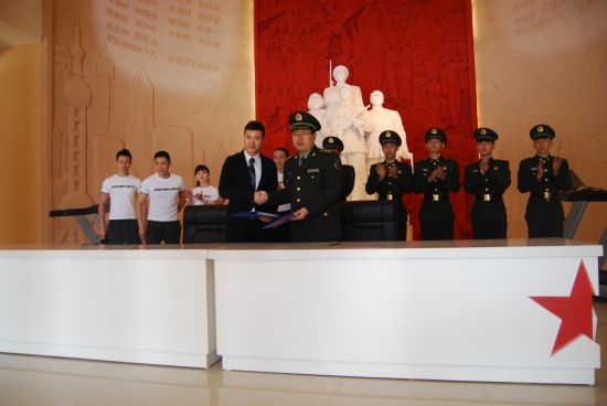 兆韦德健身倾力支持中国特警部队