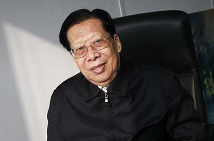 新闻早点:偷拍者揭锋菲细节称比文章难拍