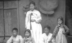 别看韩剧了！这才是百年前真实朝鲜