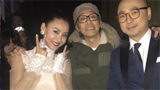 柳岩低胸花裙秀性感