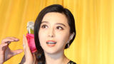柳岩低胸花裙秀性感