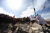 图文：地震救援仍在紧张进行