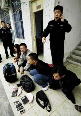 泉州市区:围追堵截 交警抓获4骗子
