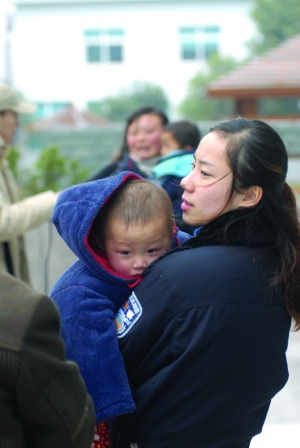 唯一幸存者是后排16个月的小孩