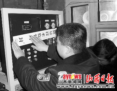万荣县质监局对全县桶装水市场进行检查(图)