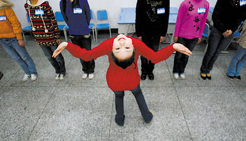 300人<em>报考空姐</em>空少一半没有闯过首关_新闻中