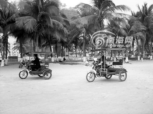 摩托车三亚湾海滩拉客 沙滩上狂奔游客惊魂